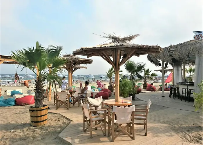 Apartment Seaside Garden With 2 Bedroom For Up To 5 Pax