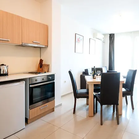 Seaside Garden With 2 Bedroom For Up To 5 Pax * Sunny Beach